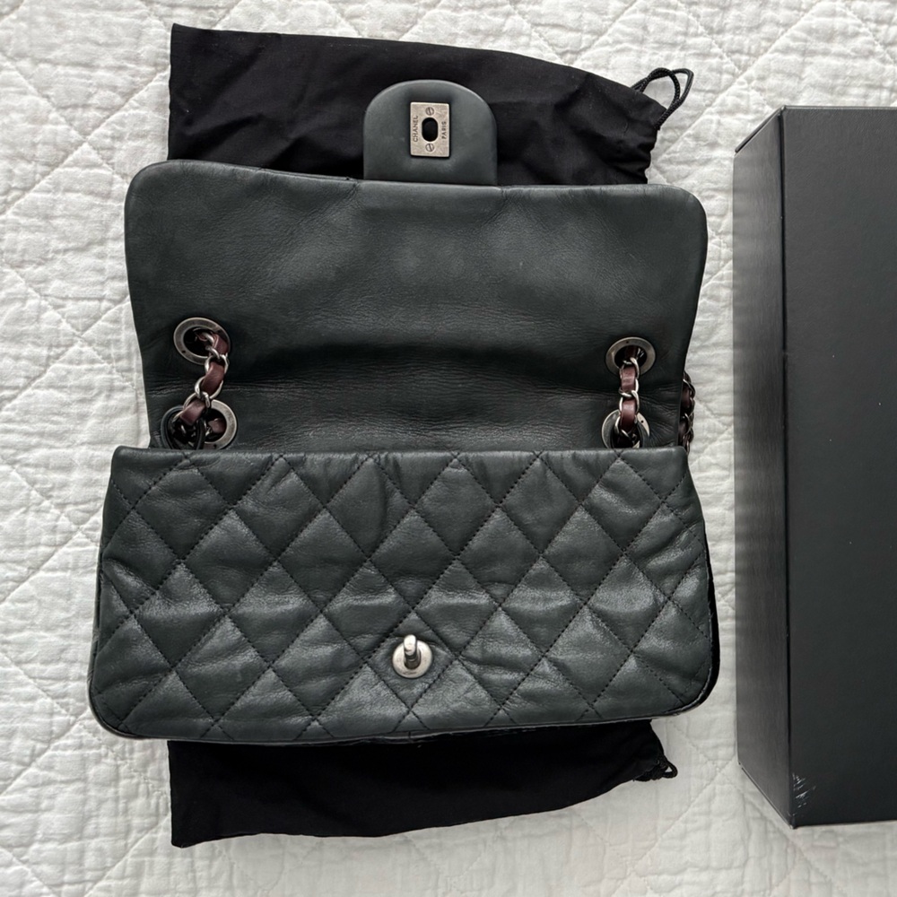 Chanel Iridescent Calfskin “In The Mix” Flap Satchel –Excellent & Dust Bag & Box - Picture 6 of 15